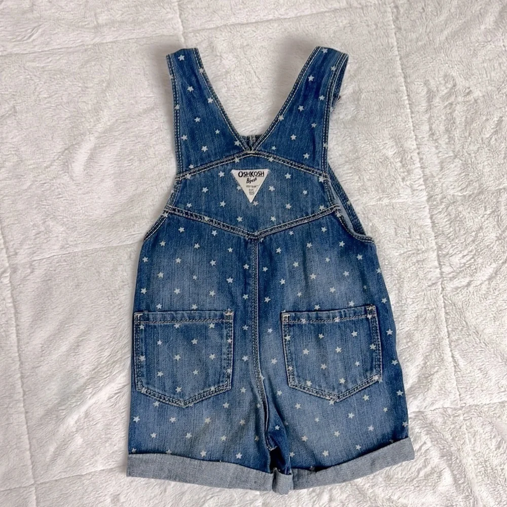 Oshkosh B’gosh Kid’s Blue Denim with White Stars Overall Shorts Shortalls -Sz 2T